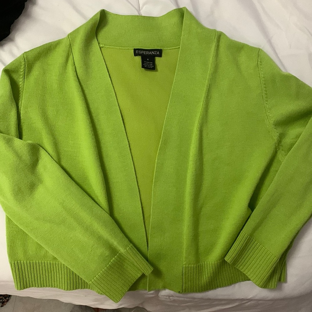 Green short sweater shrug